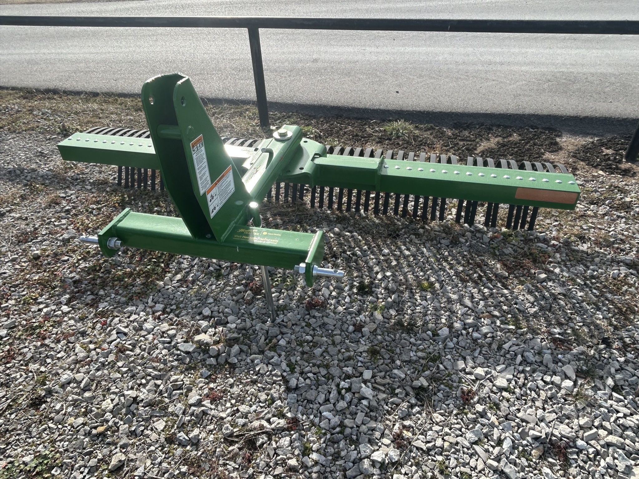  2025 Frontier LR2196 at Heritage Tractor in Anderson, MO