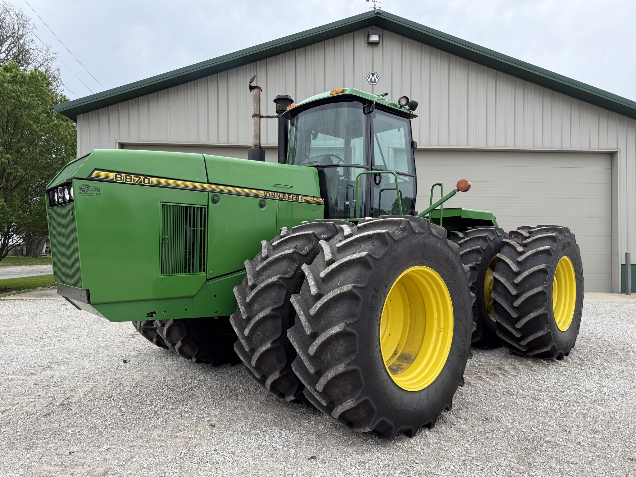  1996 John Deere 8870 at Heritage Tractor in Pontiac, IL