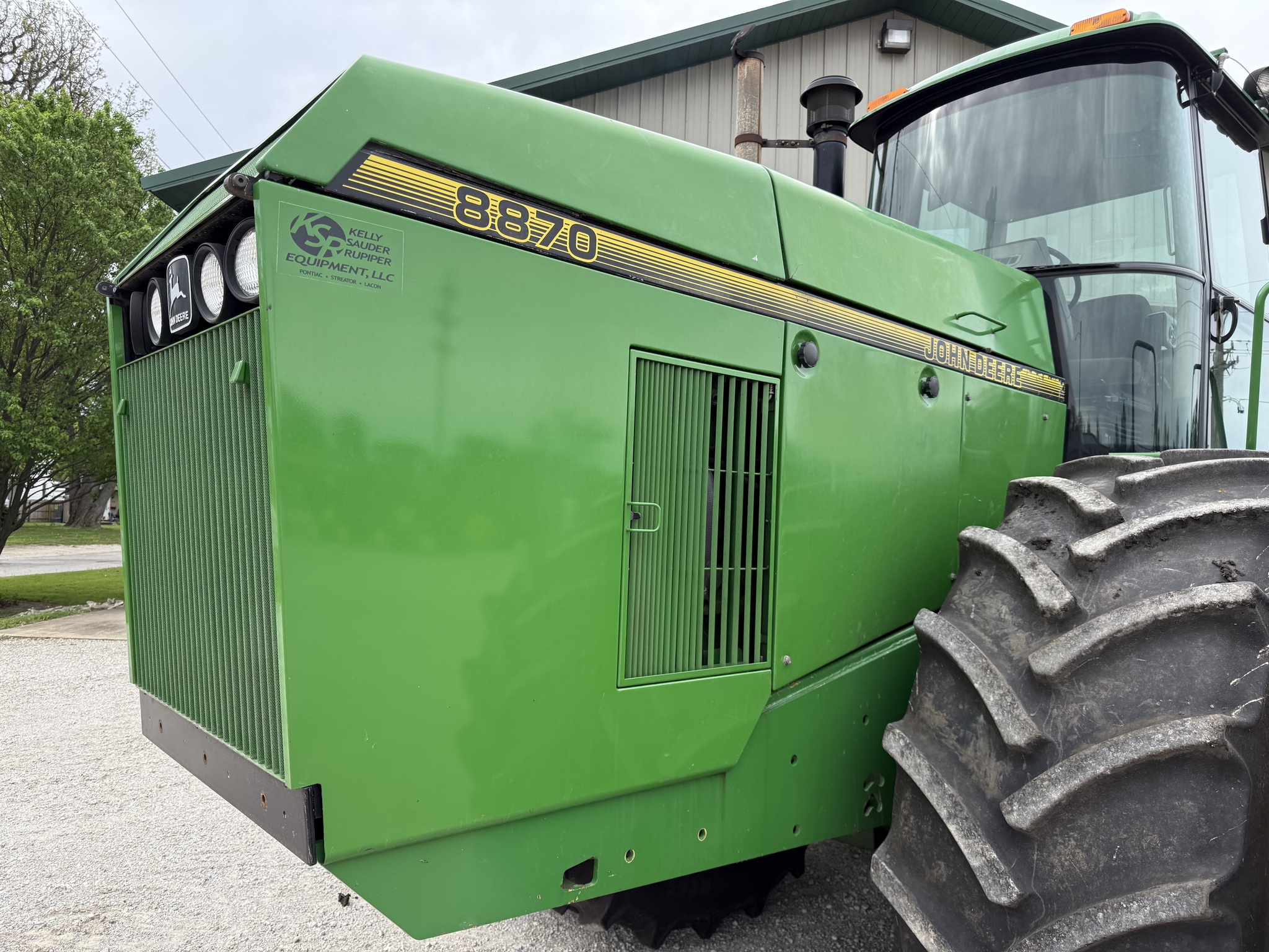  1996 John Deere 8870 at Heritage Tractor in Pontiac, IL