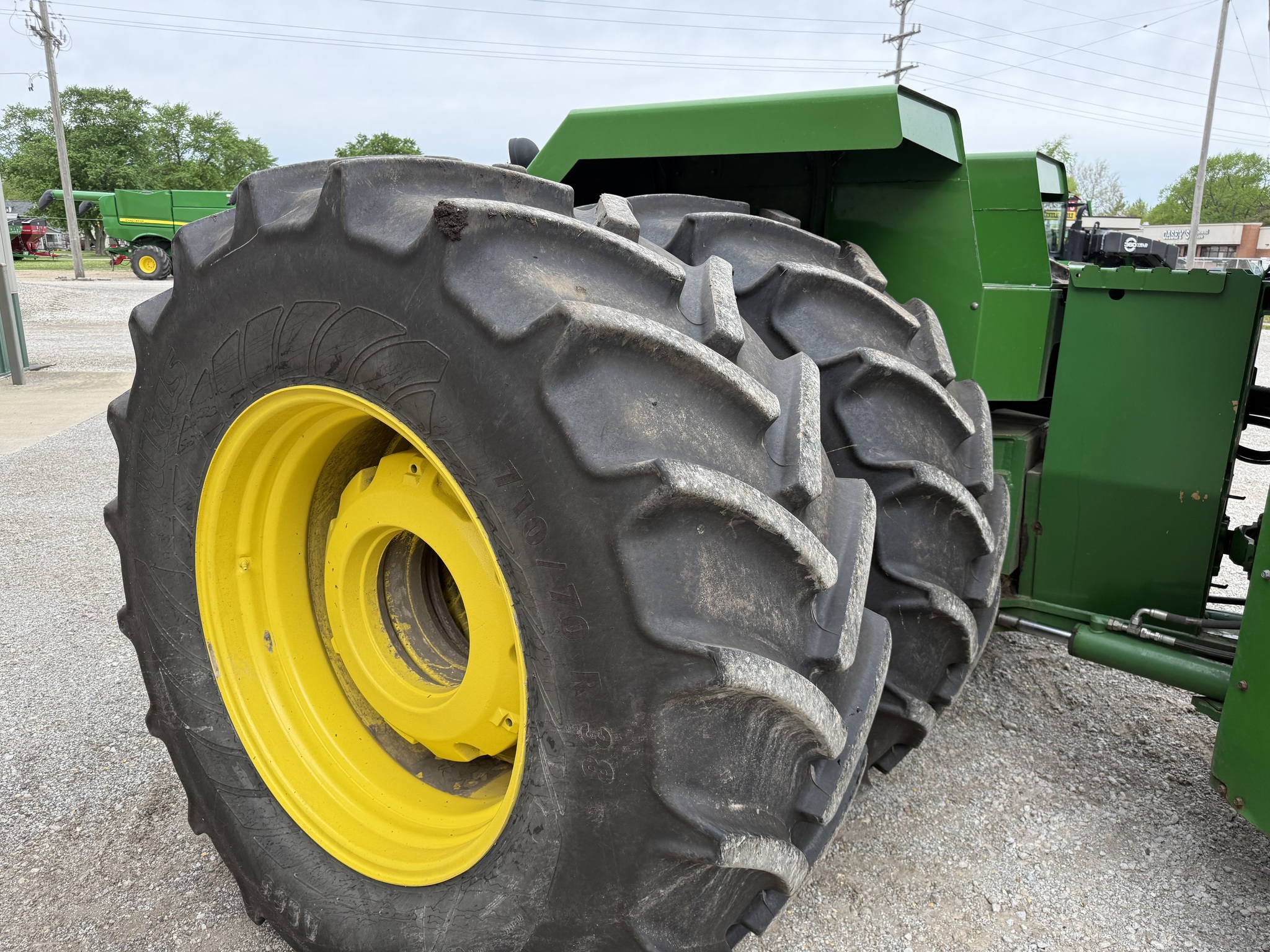  1996 John Deere 8870 at Heritage Tractor in Pontiac, IL