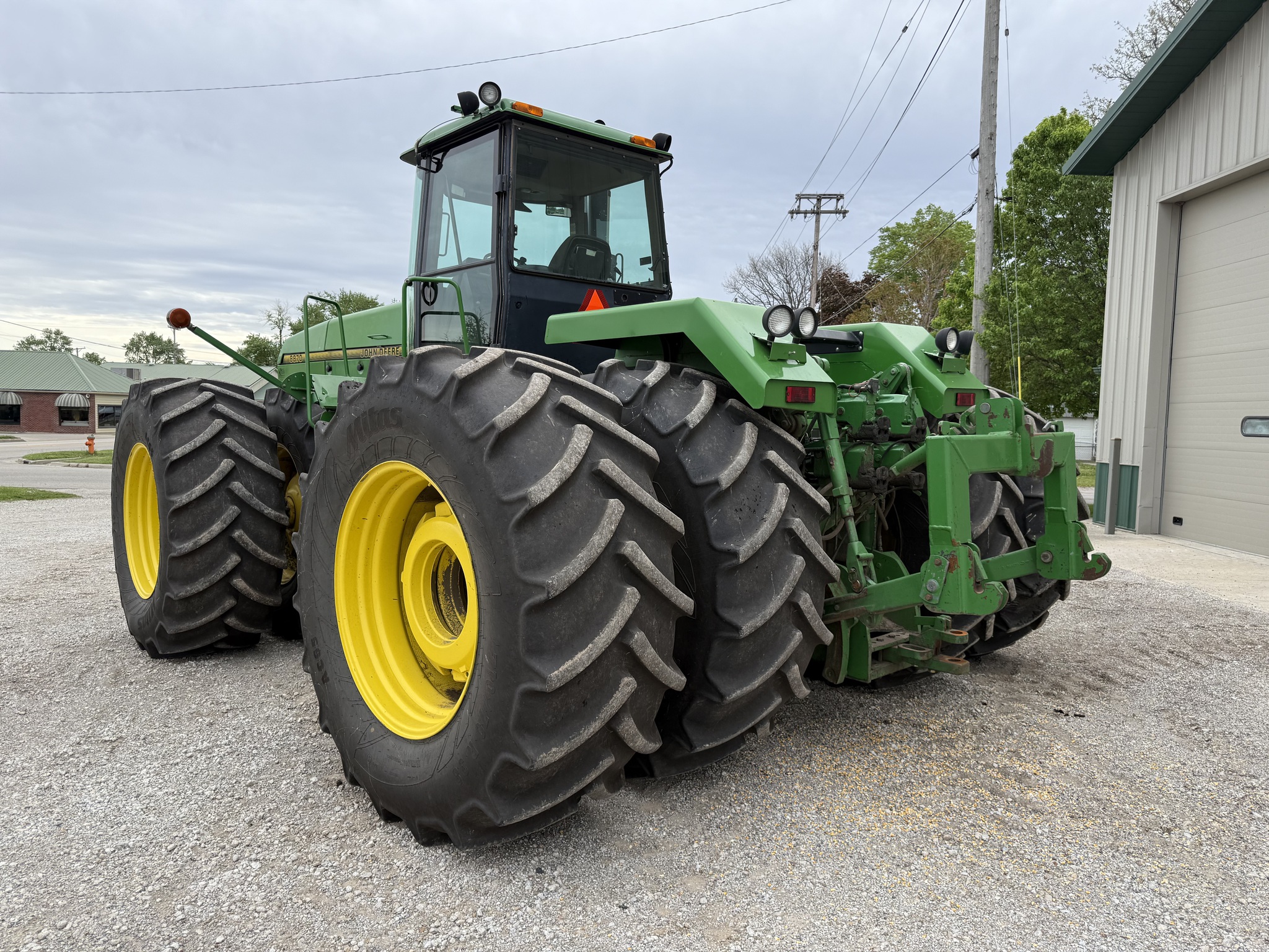  1996 John Deere 8870 at Heritage Tractor in Pontiac, IL