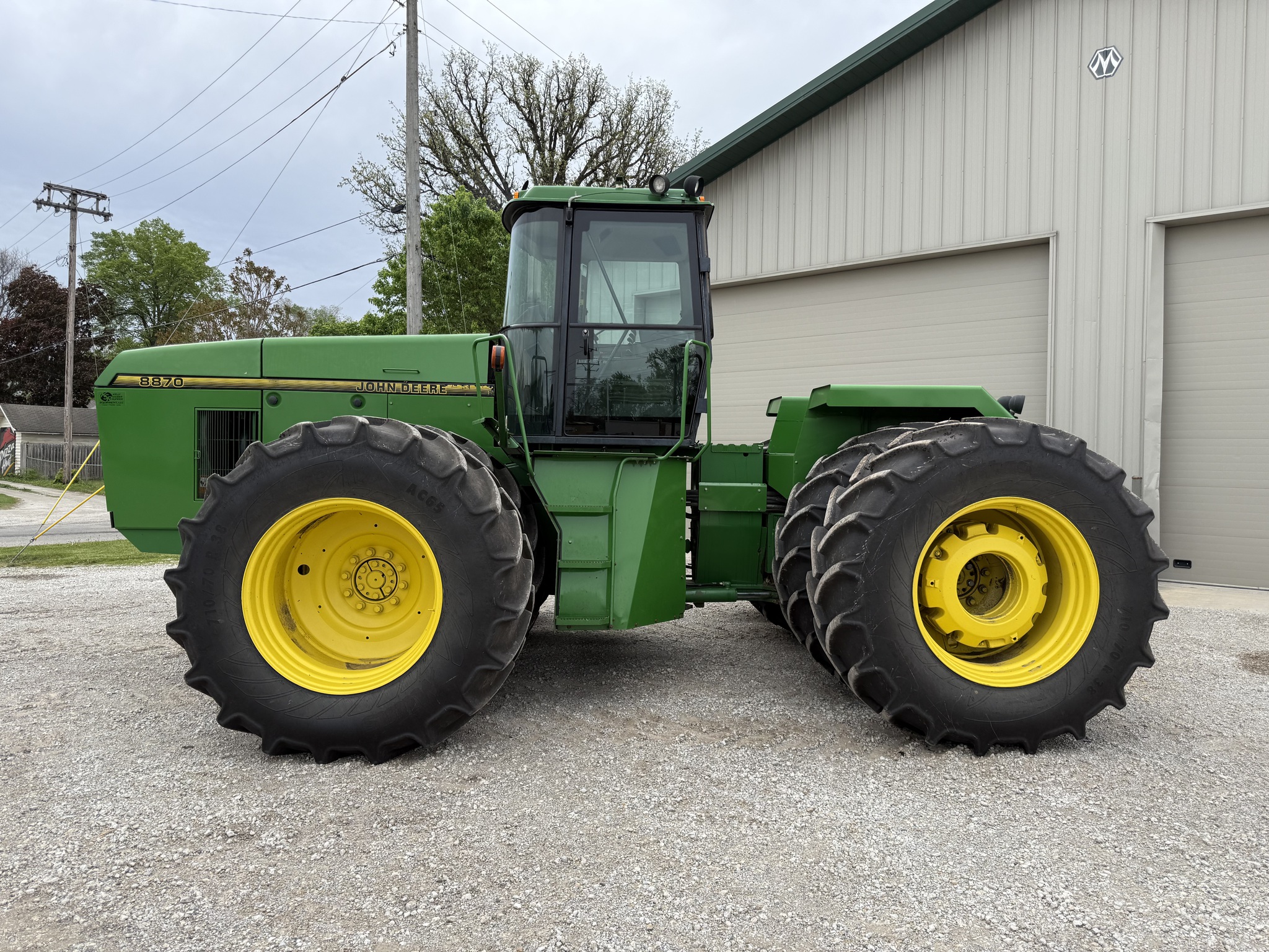  1996 John Deere 8870 at Heritage Tractor in Pontiac, IL