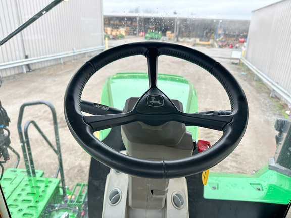 2022 John-Deere 9RT 570