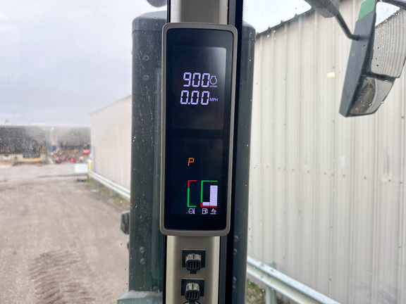 2022 John-Deere 9RT 570