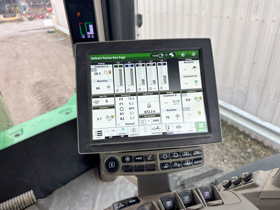 2022 John-Deere 9RT 570