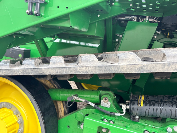 2022 John-Deere 9RT 570