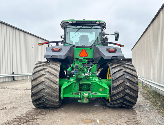 2022 John-Deere 9RT 570