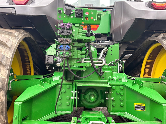 2022 John-Deere 9RT 570