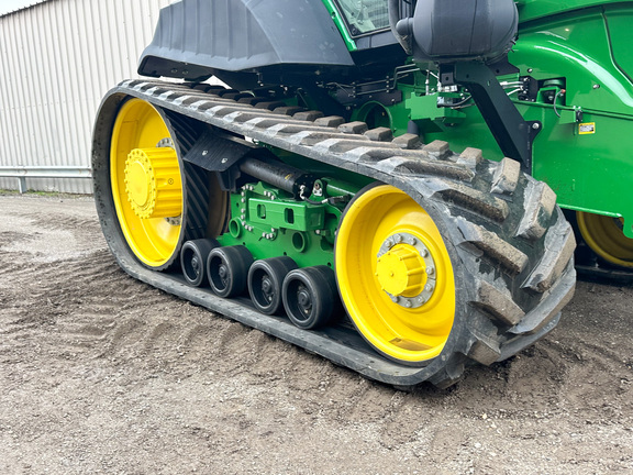 2022 John-Deere 9RT 570