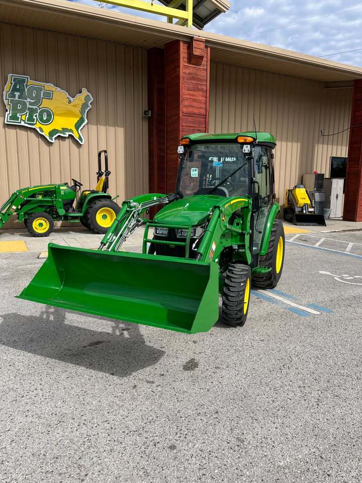 2026 John Deere 3046R Image 2