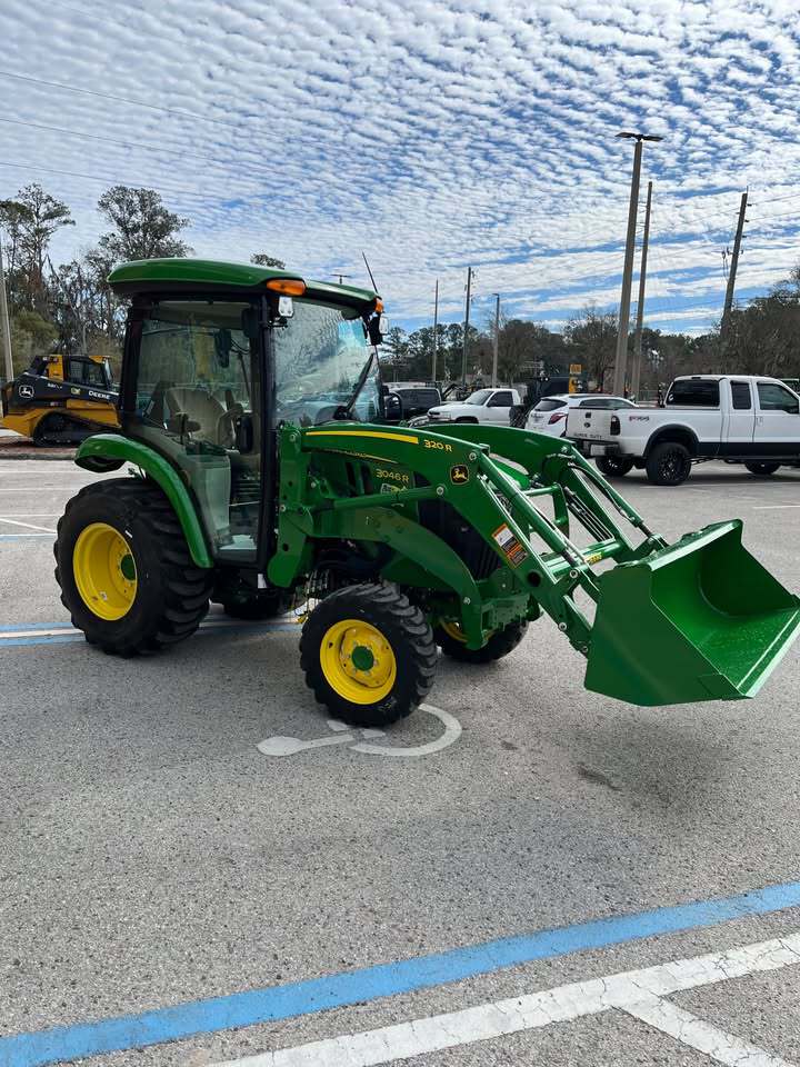 2026 John Deere 3046R Image 3