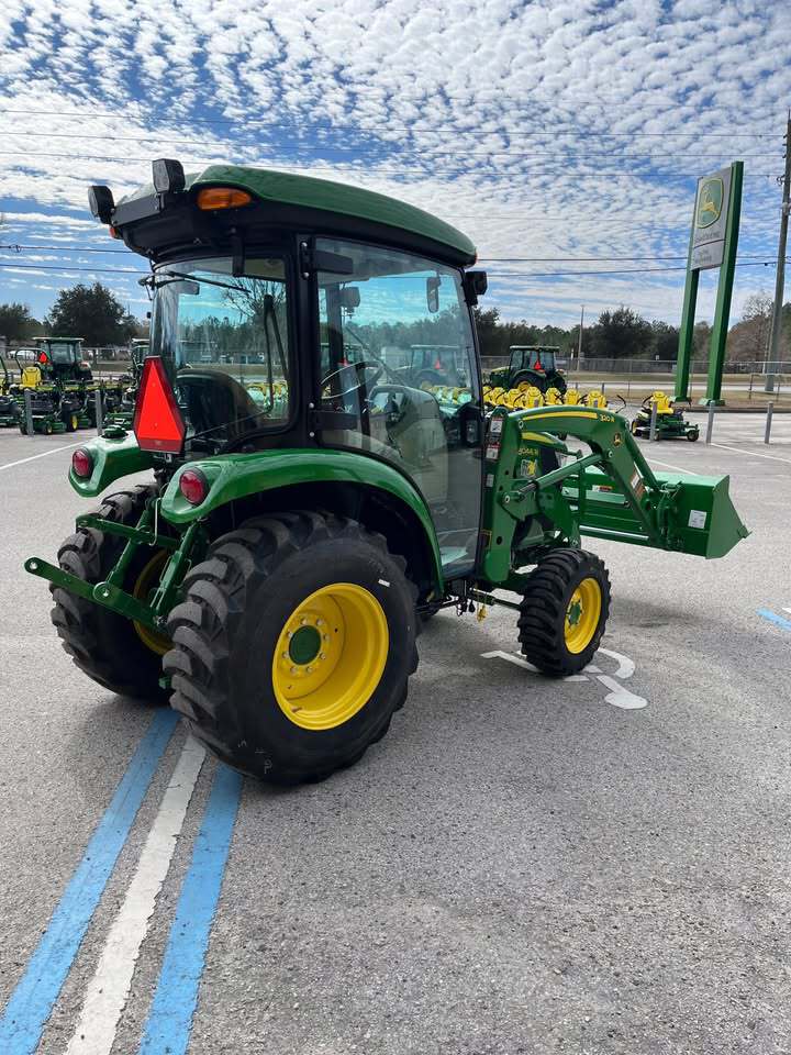 2026 John Deere 3046R Image 4