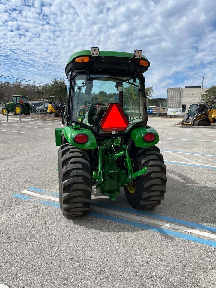 2026 John Deere 3046R Image 5