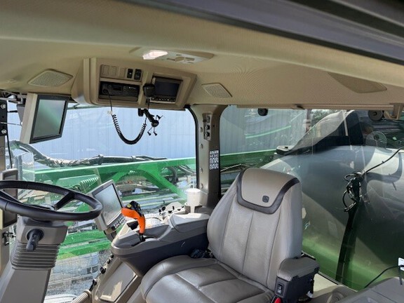 Photo of 2024 John Deere 412R