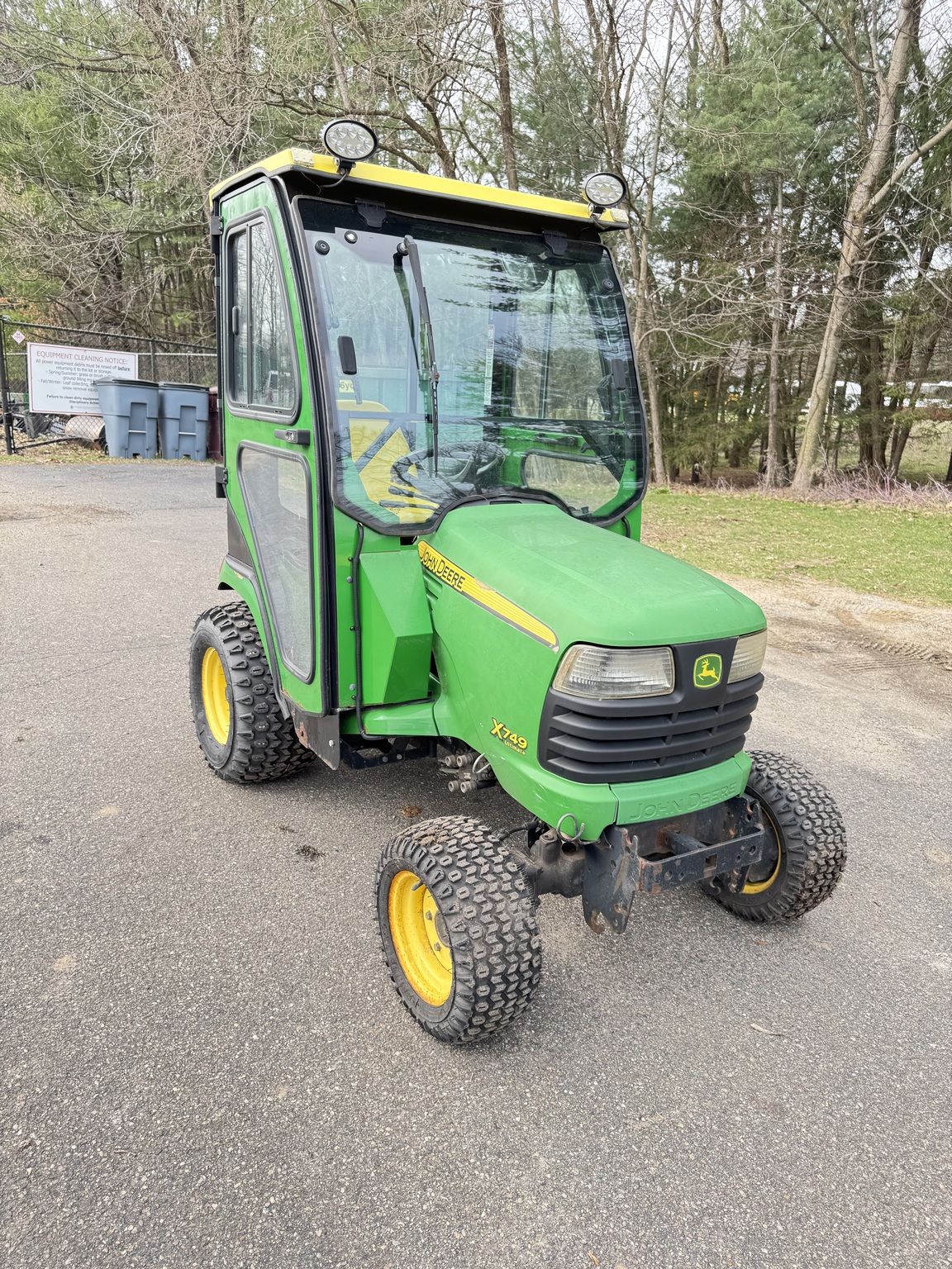 2008 John Deere X749 Image 3