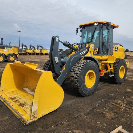 Photo of a 2024 John Deere 544P