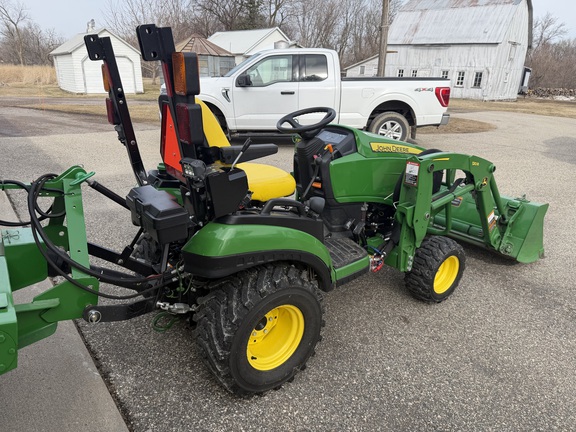  John Deere 1025R