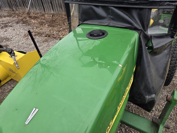 Photo of 2006 John Deere 2305