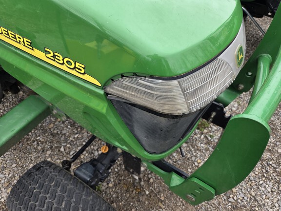 Photo of 2006 John Deere 2305