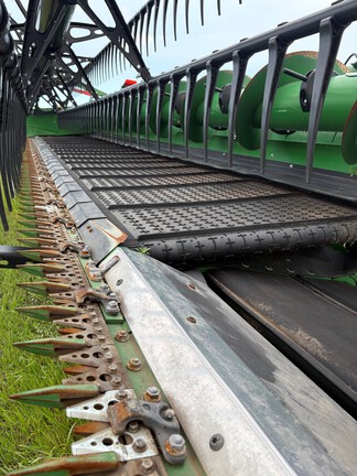 Used 2025 John Deere HDR 50 Combine Platforms at Horizon Ag & Turf in Falher, AB - Photo5