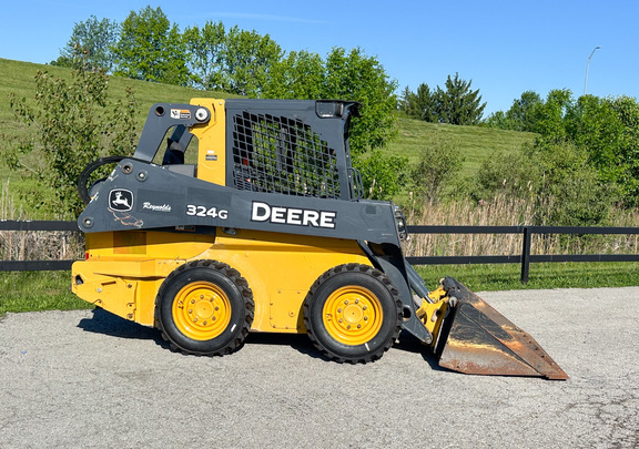 2019 John-Deere 324G