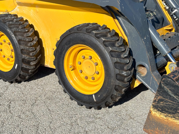 2019 John-Deere 324G