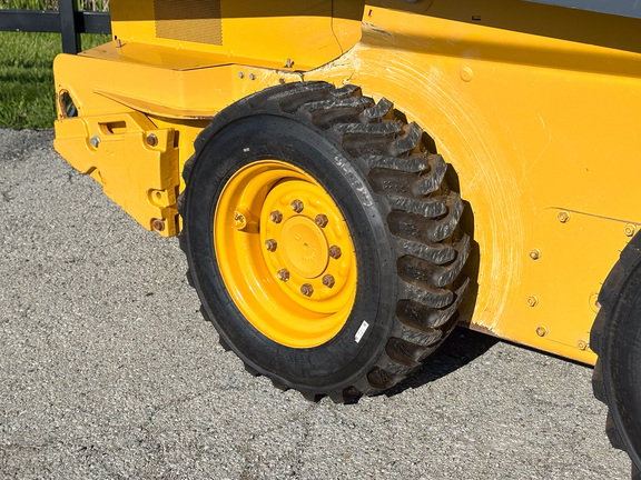 2019 John-Deere 324G