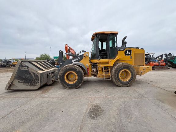 Photo of a 2019 John Deere 624L