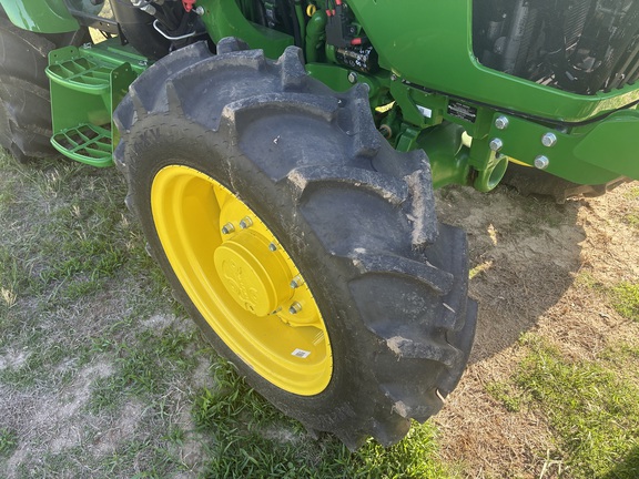 2024 John Deere 5075E (5th thumbnail)