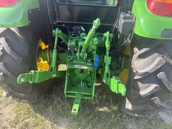 2024 John Deere 5075E (11th thumbnail)