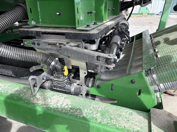 Used 2025 John Deere C650L Air Carts at Horizon Ag & Turf in Lloydminster, AB - Photo9