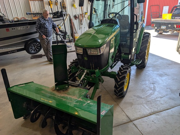 2023 John Deere 3046R - Photo4