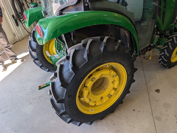 2023 John Deere 3046R - Photo15