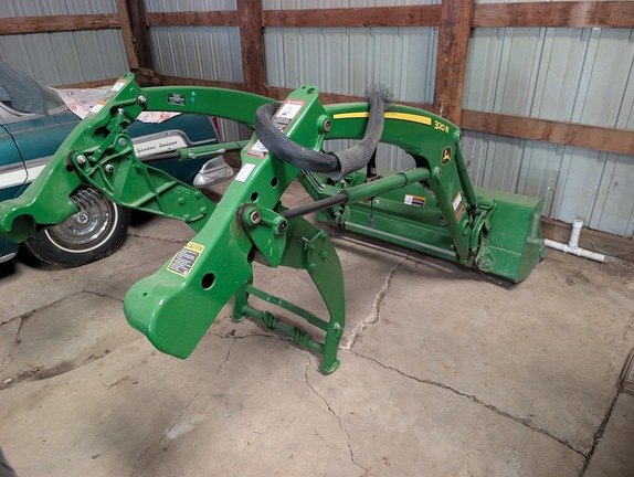 2023 John Deere 3046R - Photo33