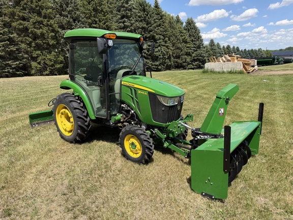  John Deere 3046R