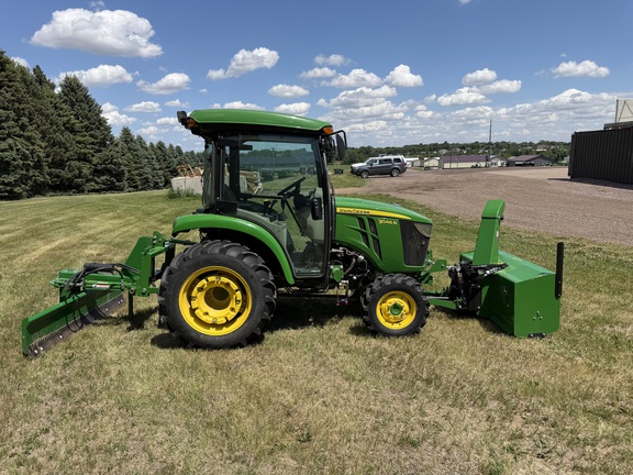 2023 John Deere 3046R - Photo2