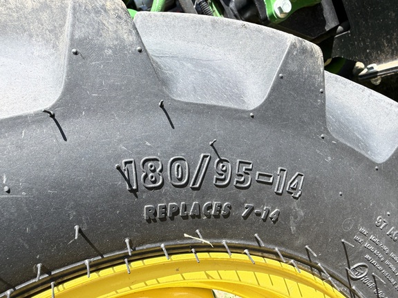 2023 John Deere 3046R - Photo9