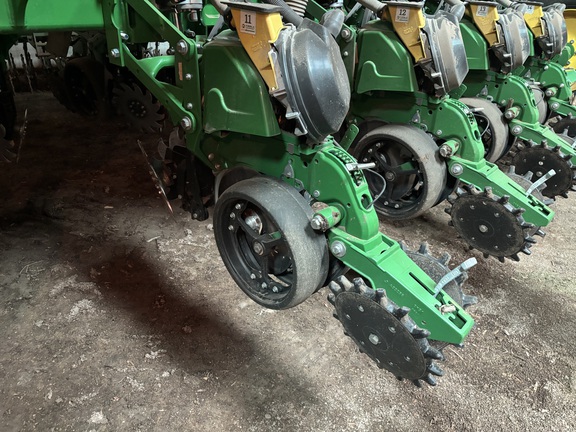 2025 John Deere 1775NT - Photo16