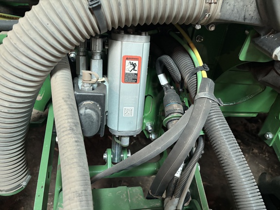 2025 John Deere 1775NT - Photo13