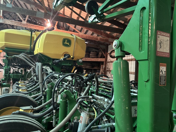 2025 John Deere 1775NT - Photo2