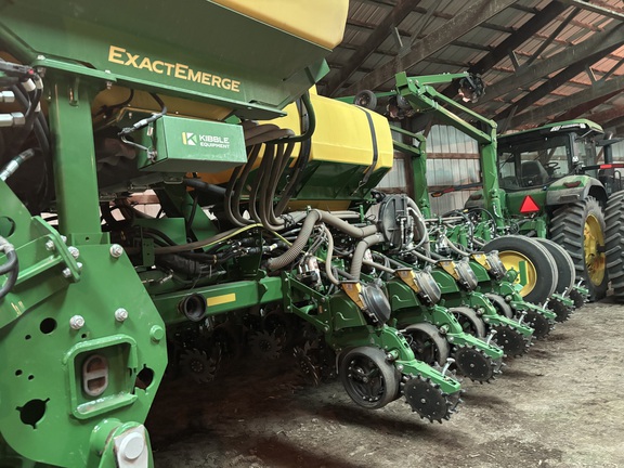 2025 John Deere 1775NT - Photo4