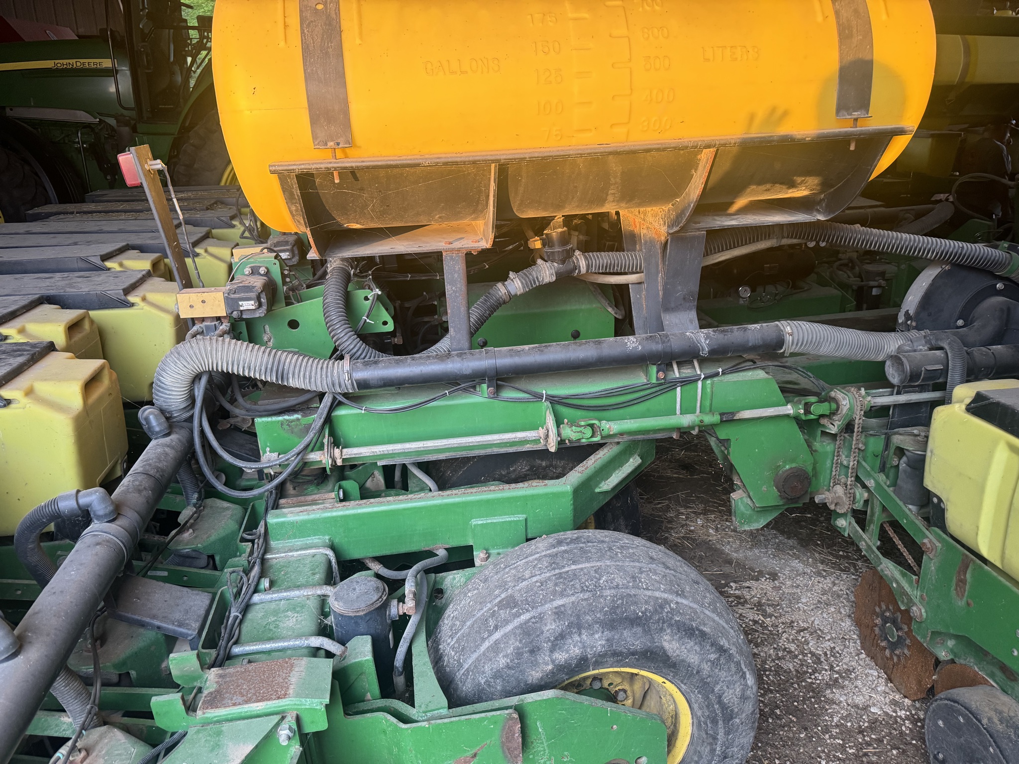 1999 John Deere 1780 Image 8