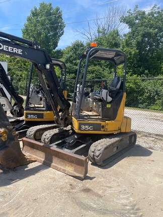 Photo of a 2020 John Deere 35G
