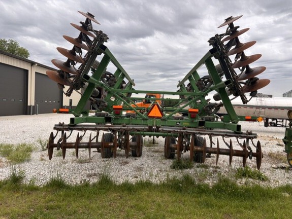 2007 John-Deere 512