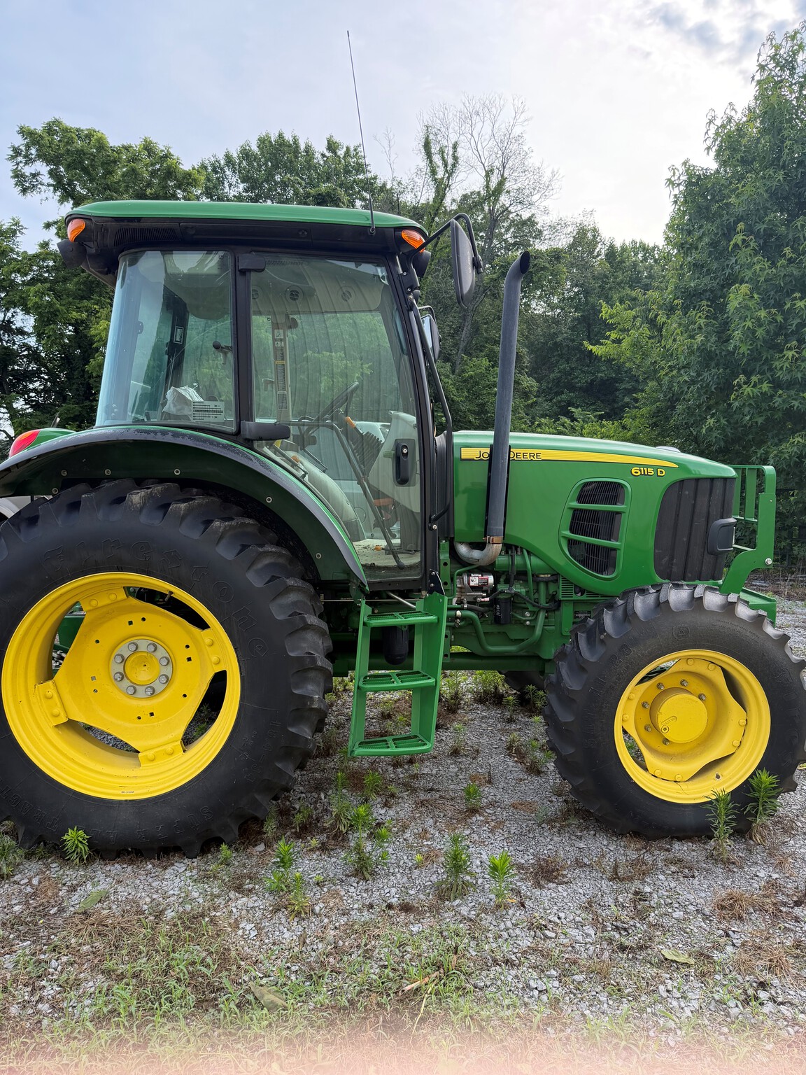 2012 John Deere 6115D
