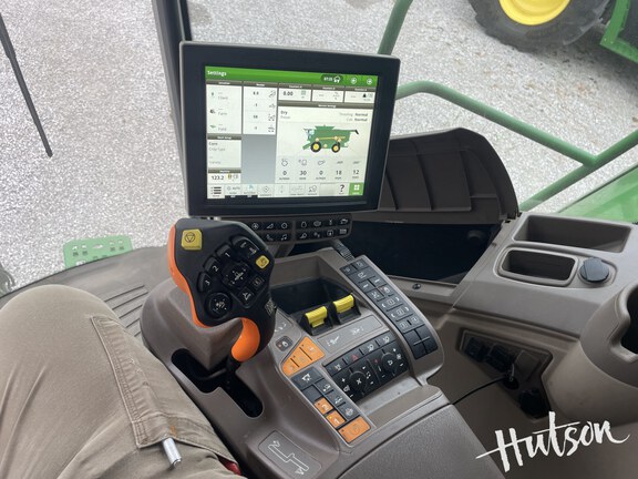 Photo of 2021 John Deere S770