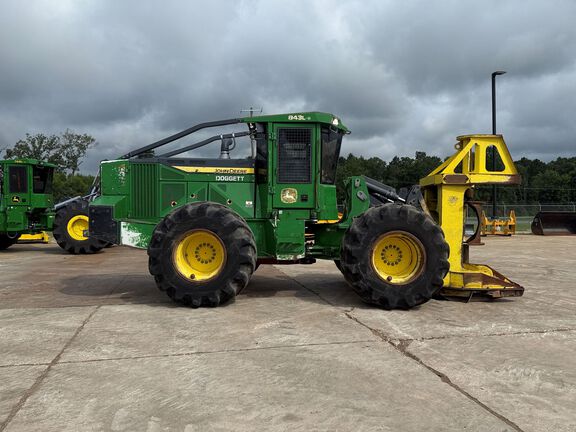 Photo of a 2022 John Deere 843LB