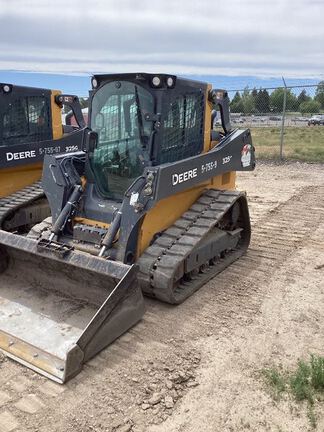 Photo of a 2023 John Deere 325G