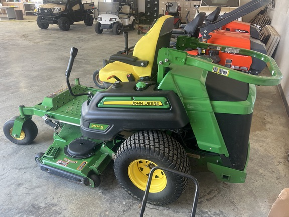 Photo of 2023 John Deere Z997R