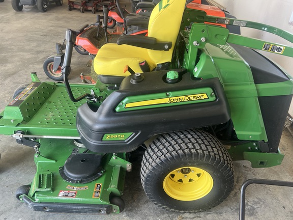 Photo of 2023 John Deere Z997R